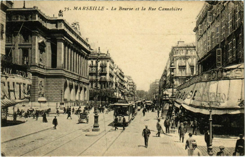 Carte postale ancienne Marseille La Bourse et la Rue Cannebiere à Marseille
