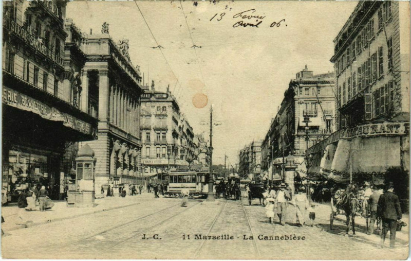 Carte postale ancienne Marseille La Cannebiere à Marseille