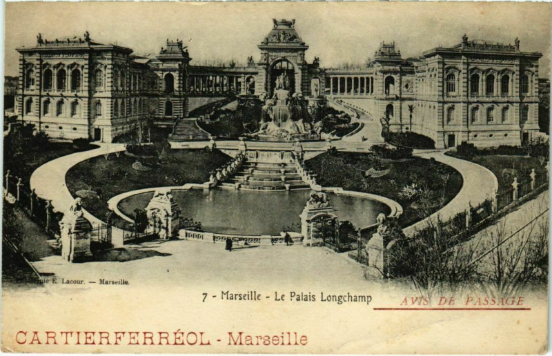 Carte postale ancienne Marseille Le Palais Longchamp à Marseille