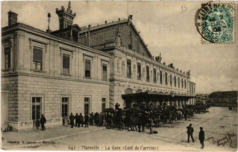Carte postale ancienne Marseille - La Gare (Cote de l'arrivee) à Marseille