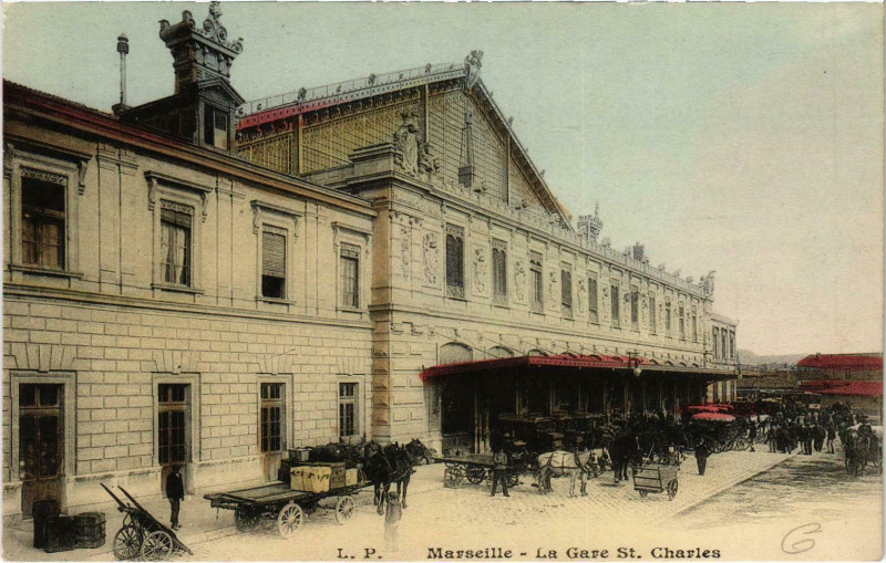 Carte postale ancienne Marseille - La Gare St-Charles à Marseille