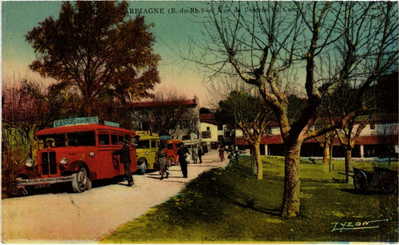 Carte postale ancienne Marseille - Camp de Carpiagne Vue de l'entree du Camp à Marseille