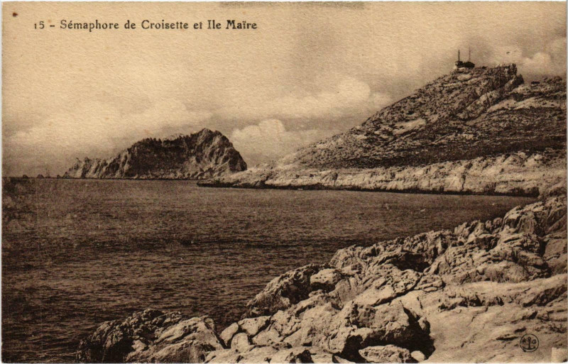 Carte postale ancienne Marseille - Semaphore de Croisette et Ile Maire à Marseille