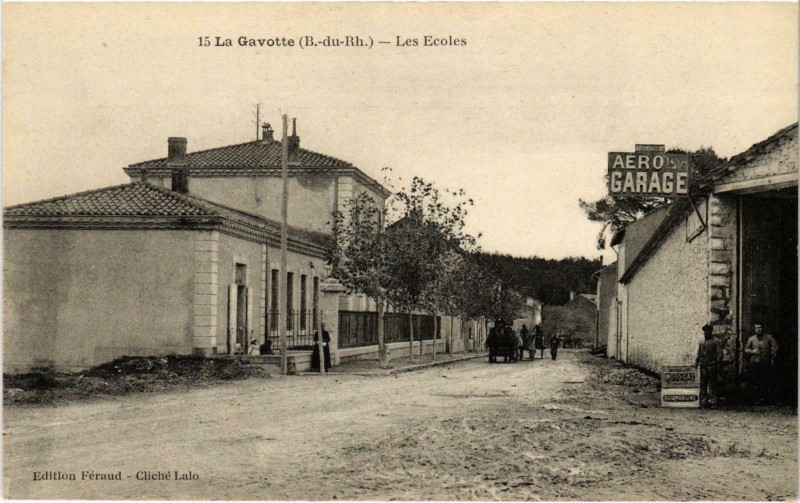 Carte postale ancienne Marseille - La Gavotte Les Ecoles à Marseille