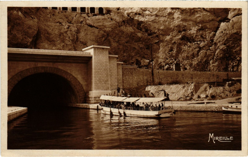 Carte postale ancienne Marseille - Entree du Tunnel du Rove à Marseille