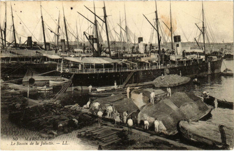 Carte postale ancienne Marseille - La Bassin de la Joliette à Marseille