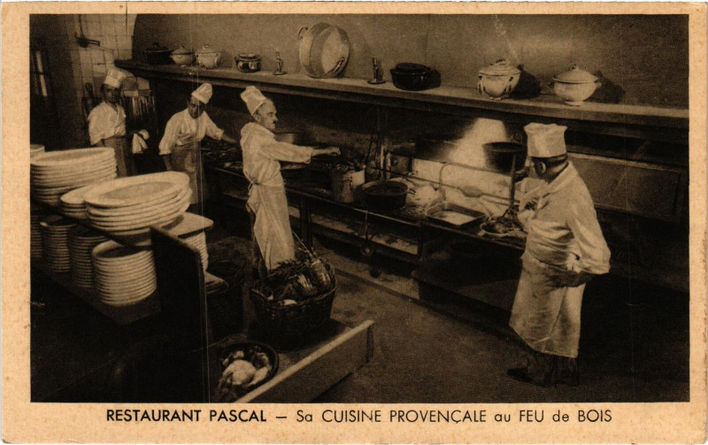 Carte postale ancienne Marseille - Restaurant Pascal Sa Cuisine Provencale au Feu de à Marseille