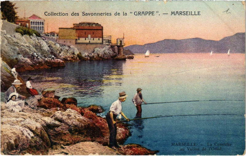 Carte postale ancienne Marseille - Collection des Savonneries de la Grappe à Marseille
