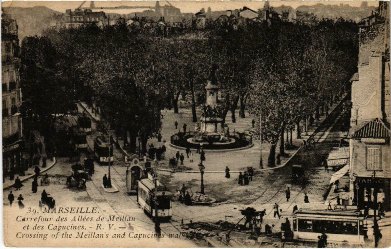 Carte postale ancienne Marseille - Carrefour des Allees de Meillan et des Capucines à Marseille