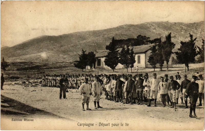Carte postale ancienne Marseille - Carpiagne Depart pour le tir à Marseille