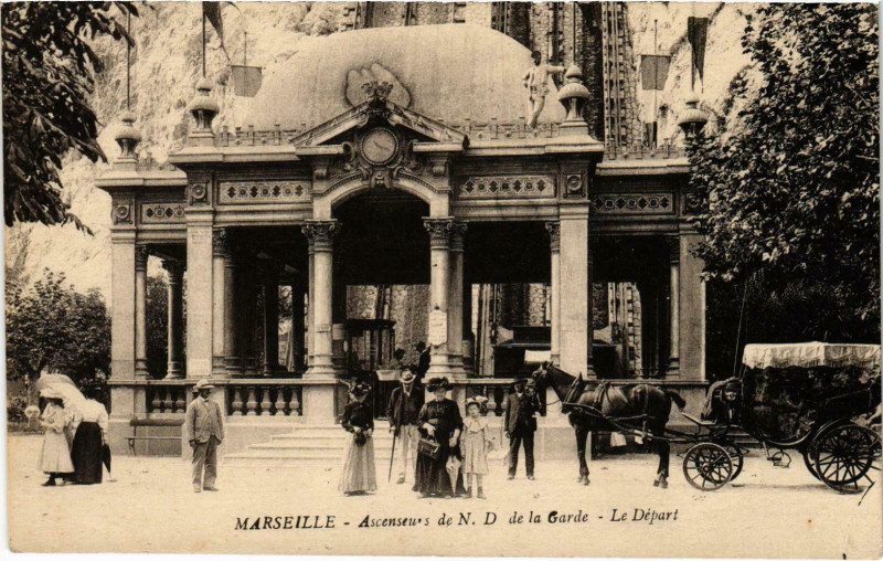 Carte postale ancienne Marseille - Ascenseurs de N.-D. de la Garde Le Depart à Marseille