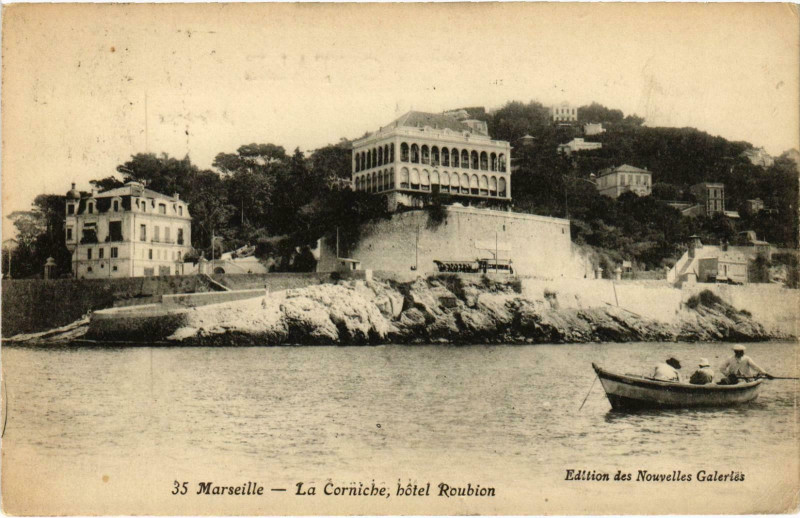 Carte postale ancienne Marseille - La Corniche, Hotel Roubion à Marseille