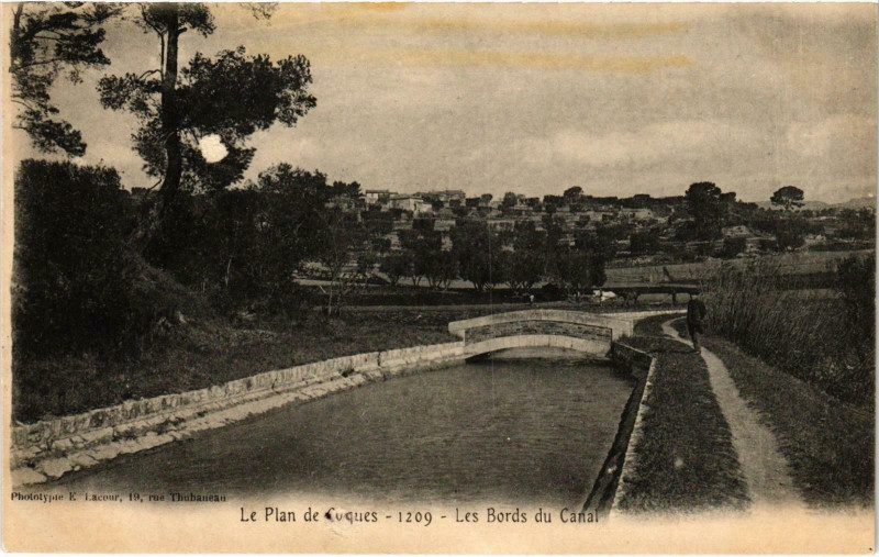 Carte postale ancienne Marseille - Le Plan de Cuques Les Bords du Canal à Marseille