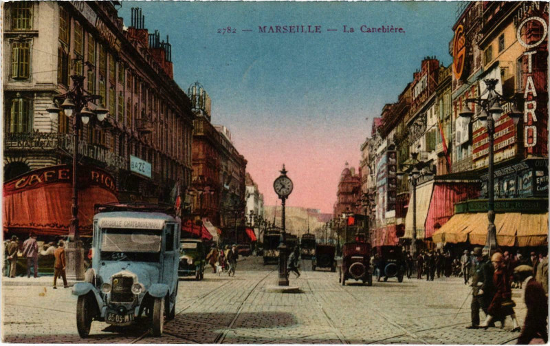 Carte postale ancienne Marseille - La Cannebiere à Marseille