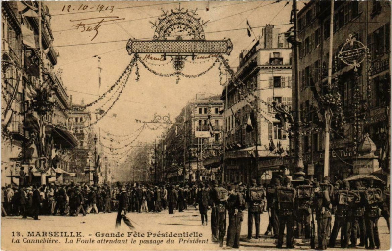 Carte postale ancienne Marseille - Grande Fete Presidentelle La Cannebiere La Foule à Marseille
