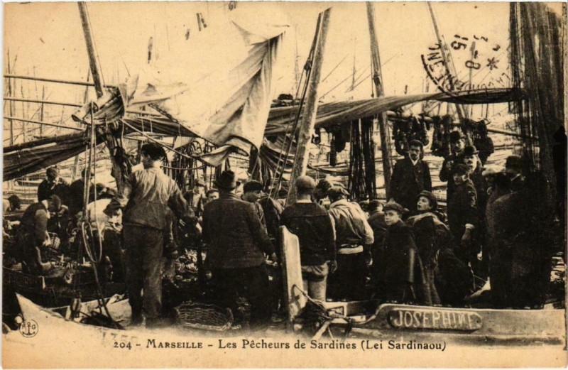 Carte postale ancienne Marseille - Les Pecheurs de Sardines à Marseille