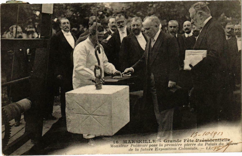 Carte postale ancienne Marseille - Grand Fete Presidentelle Monsiqeur Poincare pose à Marseille