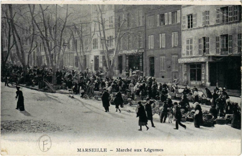 Carte postale ancienne Marseille (Dep.13) Marché aux Légumes à Marseille