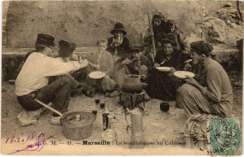 Carte postale ancienne Marseille - La bouillabaisse au Cabanon à Marseille