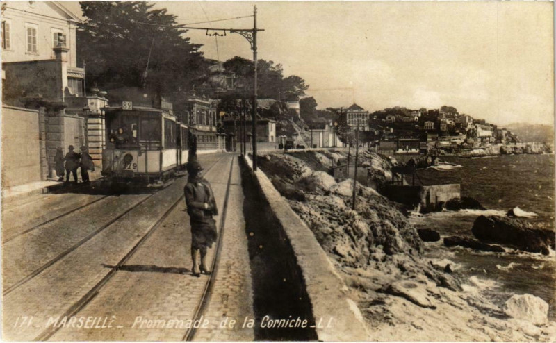 Carte postale ancienne Marseille - Promenade de la Corniche à Marseille