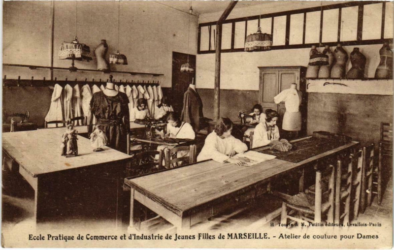 Carte postale ancienne Marseille - Ecole Partique de Commerce et d'industrie de à Marseille