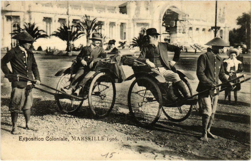 Carte postale ancienne Marseille - Expo Coloniale 1906 Pousse-Pousse à Marseille