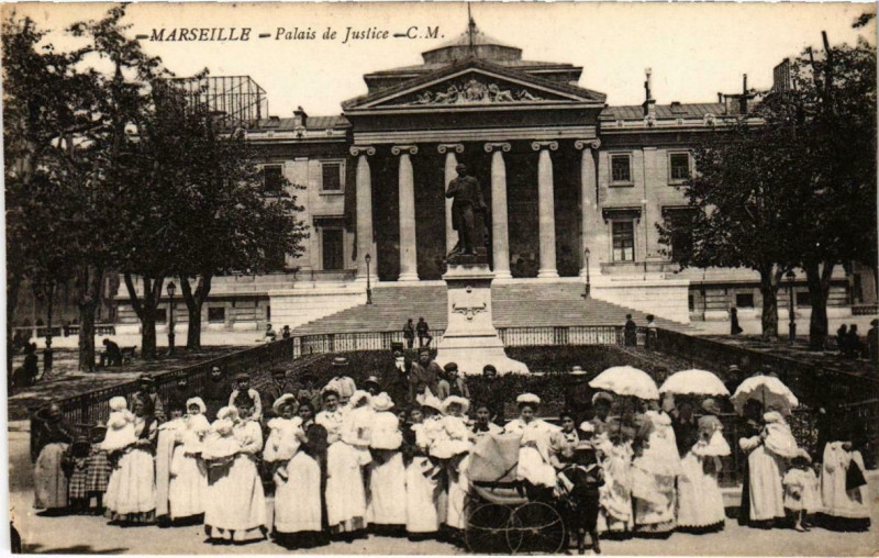 Carte postale ancienne Marseille - Palais de Justice à Marseille