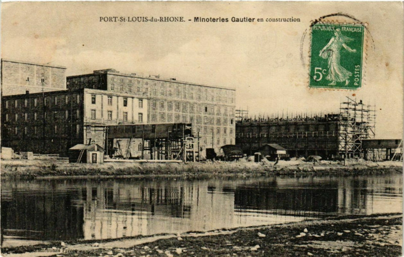 Carte postale ancienne Port-Saint-Louis-Du-Rhone - Minoteries Gautier en construction à Port-Saint-Louis-du-Rhône