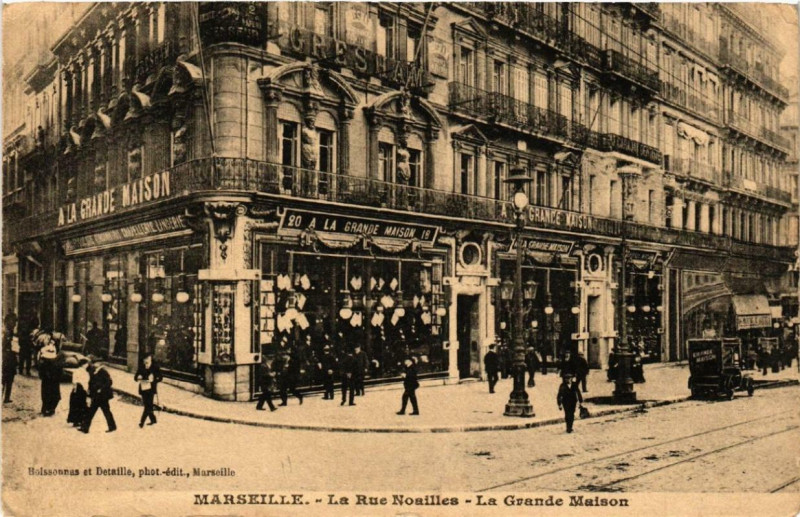 Carte postale ancienne La rue Noailles. La Grande Maison Marseille publicite à Marseille
