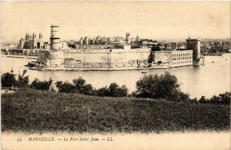 Carte postale ancienne Marseille Le Fort St-Jean . à Marseille