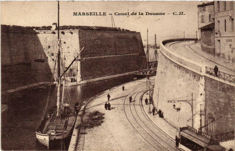 Carte postale ancienne Marseille Canal del a Douane à Marseille