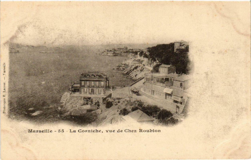 Carte postale ancienne Marseille 55 La Corniche, vue chez Roubion. à Marseille