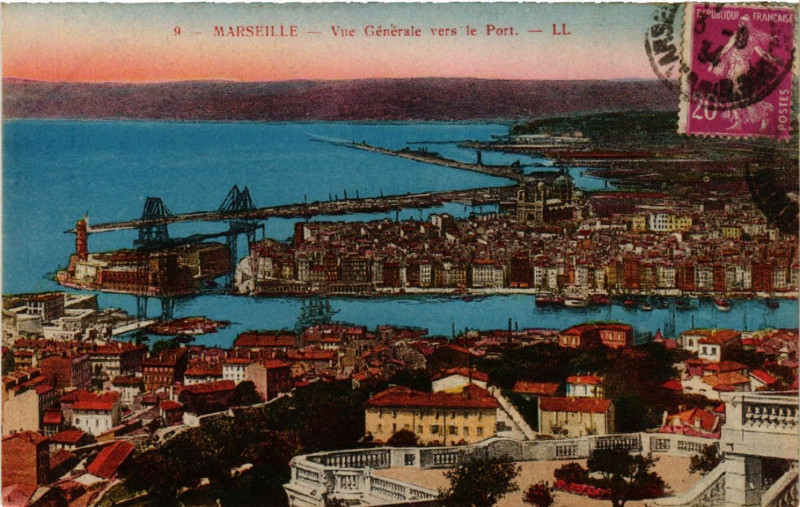 Carte postale ancienne Marseille Vue générale vers le Port à Marseille