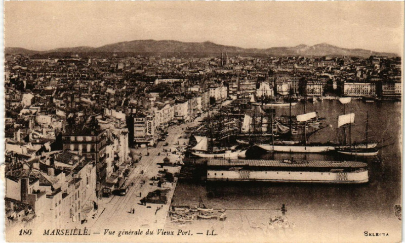 Carte postale ancienne Marseille Vue générale du Vieux Port. à Marseille