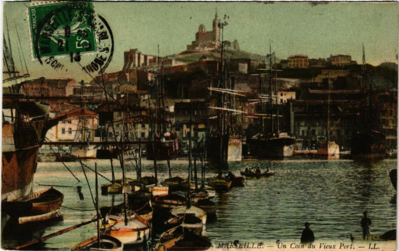 Carte postale ancienne Marseille Un Coin du Vieux Port à Marseille