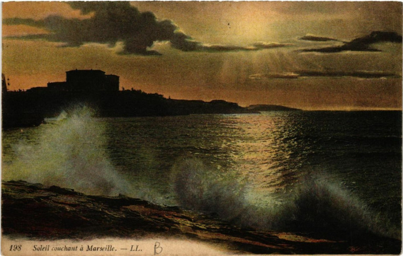 Carte postale ancienne Marseille Soleil couchant à Marseille