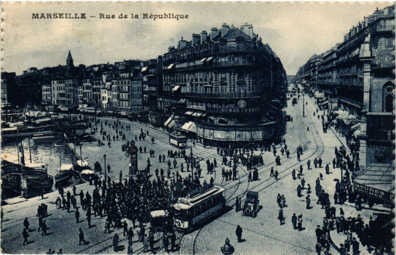 Carte postale ancienne Marseille Rue de la Republique à Marseille