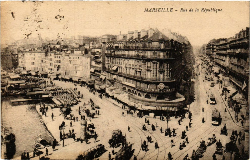 Carte postale ancienne Marseille Rue de la Republique à Marseille