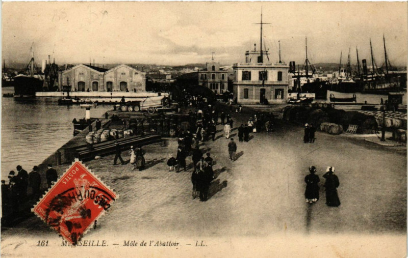Carte postale ancienne Marseille Mole de l'Abattoir à Marseille