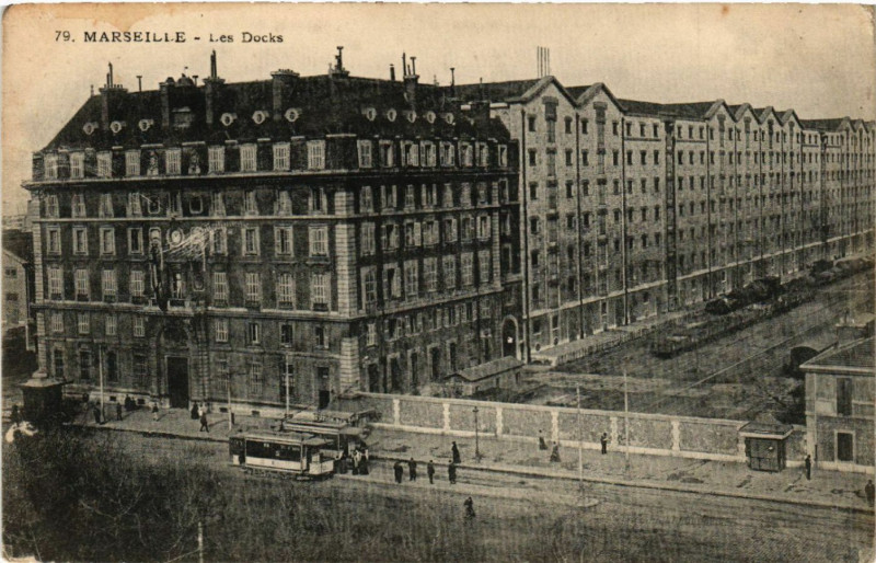 Carte postale ancienne Marseille Les Docks à Marseille