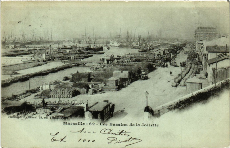 Carte postale ancienne Marseille Les Bassins de la Joliette à Marseille