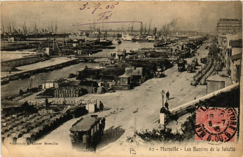 Carte postale ancienne Marseille Les Bassins de la Joliette à Marseille