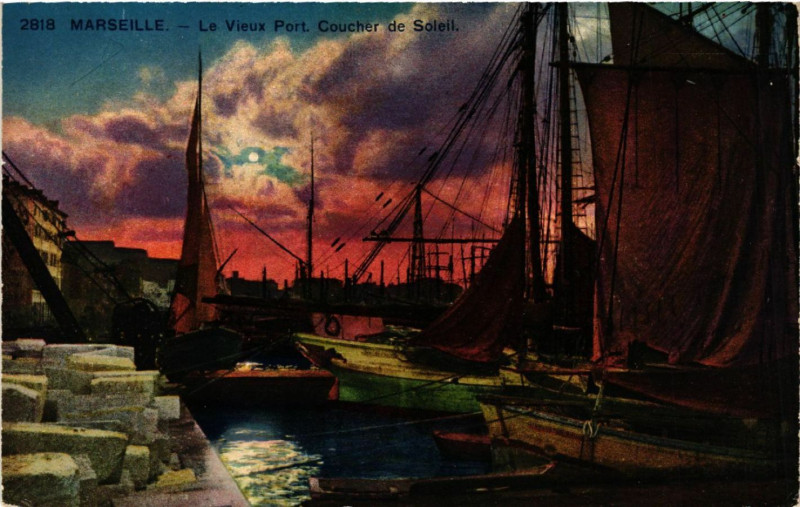 Carte postale ancienne Marseille Le Vieux Port.Coucher de Soleil. à Marseille
