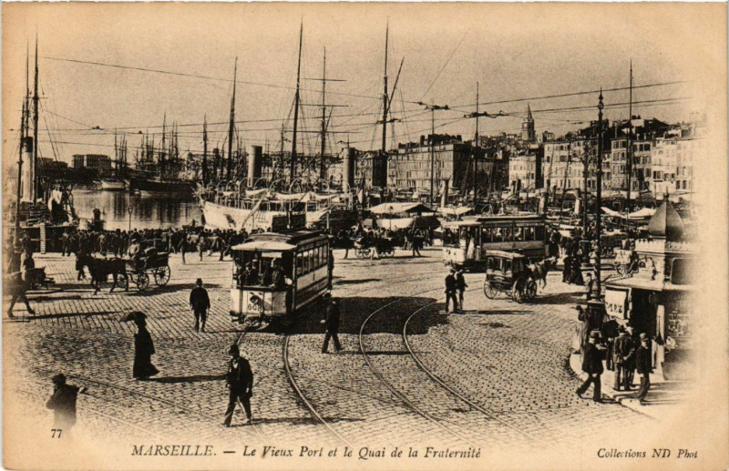 Carte postale ancienne Marseille Le Vieux Port et le Quai de la Fraternite à Marseille