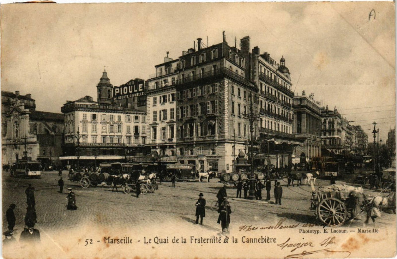 Carte postale ancienne Marseille Le Quai de la Fraternite et la Cannebiere à Marseille