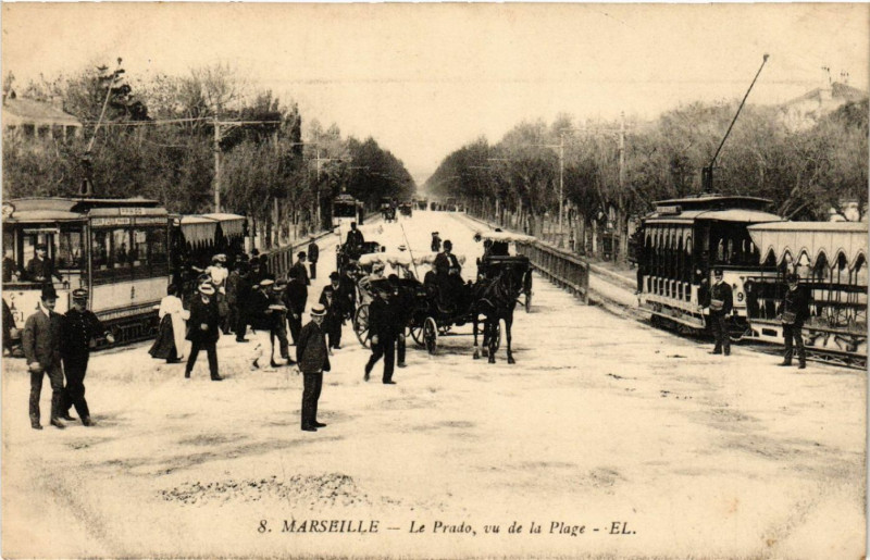 Carte postale ancienne Marseille Le Prado, vu de la Plage à Marseille