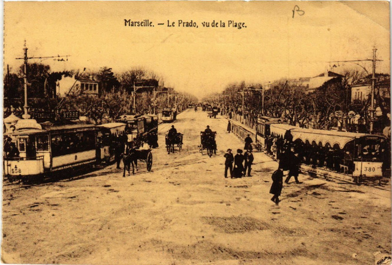Carte postale ancienne Marseille Le Prado, vu de la Plage à Marseille