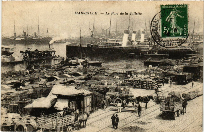 Carte postale ancienne Marseille Le Port de la Joliette à Marseille