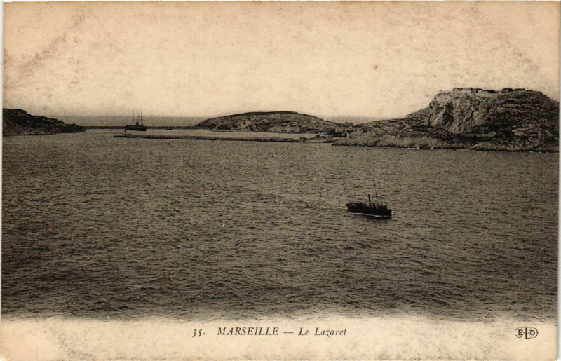 Carte postale ancienne Marseille Le Lazaret à Marseille
