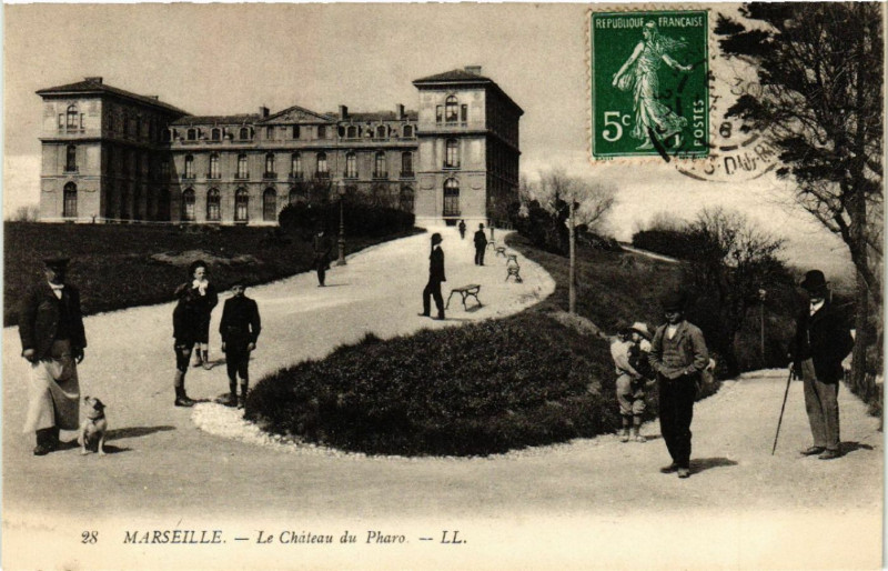 Carte postale ancienne Marseille Le Chateau du Pharo à Marseille